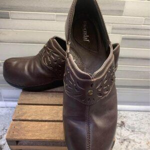 Women’s Size 8 1/2 Bjorndal Brown Clogs